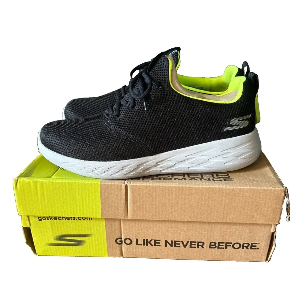 NWT Skechers GO RUN 600 Defiance Mens 10.5 Running Shoes Black Green Sneaker